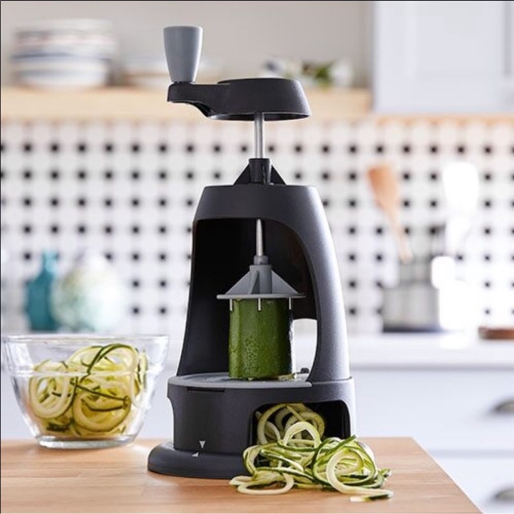 🥒 New Pampered Chef Veggie Spiralizer – 3 Blades